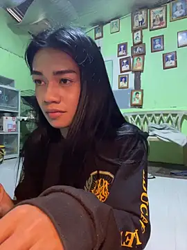 EnviousMaddie online show from 04.26.26