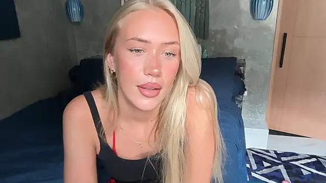 Snapshot of livsslife chatting on 02.25.26 livsslife online show from 02.25.26