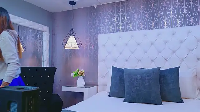 VioletFroost online show from 02.11.26