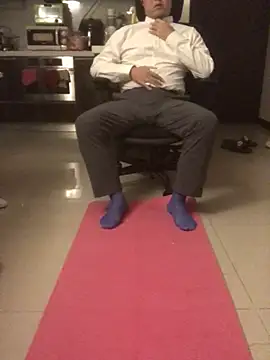 W0Ijn online show from 04.14.26