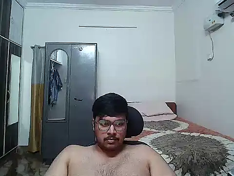Snapshot of maxi23932 chatting on 04.30.26 maxi23932 online show from 04.30.26