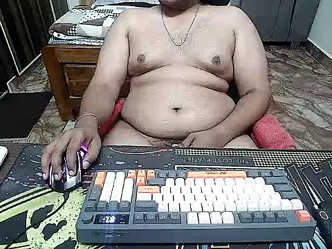 Snapshot of maxi23932 chatting on 05.28.26 maxi23932 online show from 05.28.26