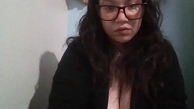 Snapshot of bellakay19 chatting on 06.19.26 bellakay19 online show from 06.19.26