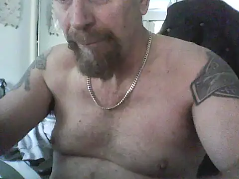 Snapshot of loudandproud chatting on 05.29.26 loudandproud online show from 05.29.26