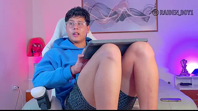 Snapshot of RaidenBoy11 chatting on 01.09.26 RaidenBoy11 online show from 01.09.26