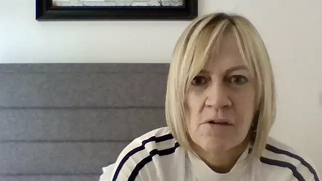 Snapshot of Milfshake227 chatting on 03.01.26 Milfshake227 online show from 03.01.26