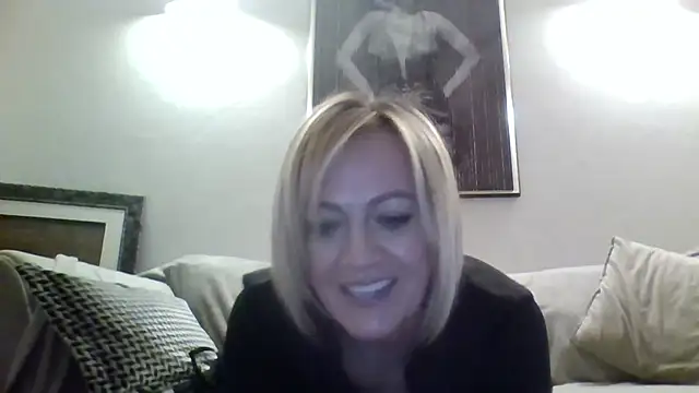 Snapshot of Milfshake227 chatting on 03.04.26 Milfshake227 online show from 03.04.26