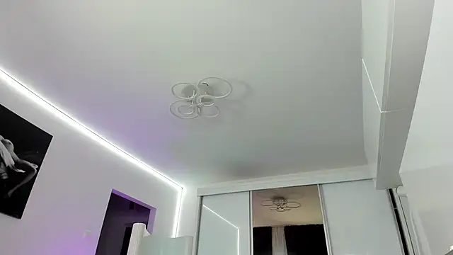 Ivy Bellee online show from 04.20.26