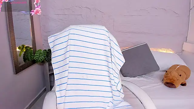 lanna 18  online show from 04.11.26