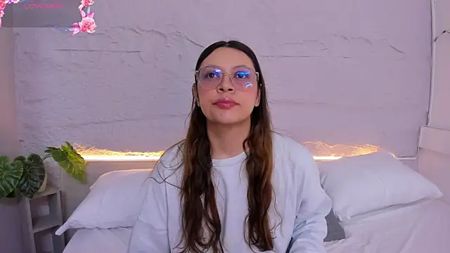 lanna 18  online show from 04.13.26