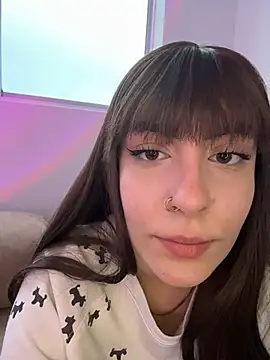 alesziarose  online show from 01.05.26