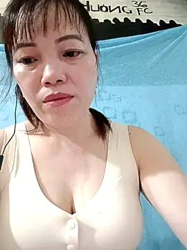 Snapshot of Sana-vn chatting on 04.23.26 Sana-vn online show from 04.23.26