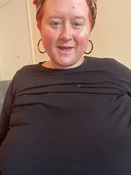 BustyRedxx online show from 06.05.26