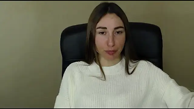 Snapshot of cammila_horn chatting on 02.21.26 cammila horn online show from 02.21.26