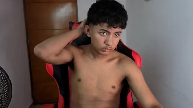 Snapshot of Alluringangel23 chatting on 03.17.26 Alluringangel23 online show from 03.17.26