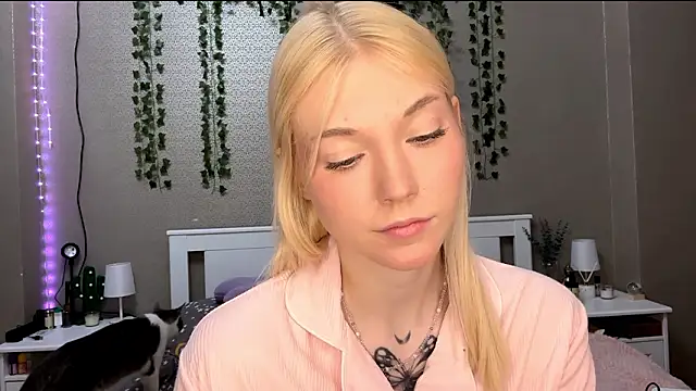 LlsabethHaze online show from 01.14.26