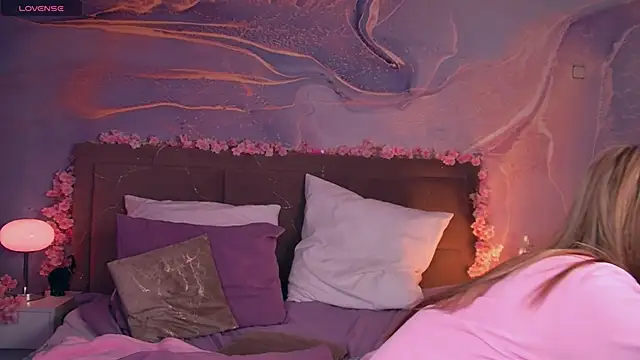 Snapshot of ScarletMarney chatting on 03.01.26 ScarletMarney online show from 03.01.26