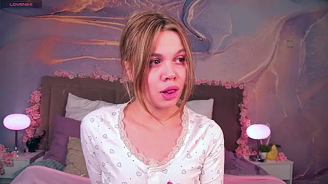 Snapshot of ScarletMarney chatting on 03.05.26 ScarletMarney online show from 03.05.26