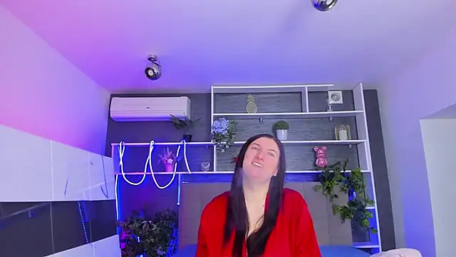 StephieRousee online show from 04.18.26