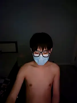 Snapshot of tinKKKKKKL chatting on 02.13.26 tinKKKKKKL online show from 02.13.26