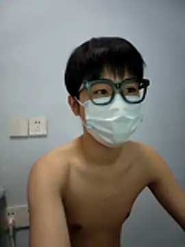 Snapshot of tinKKKKKKL chatting on 02.18.26 tinKKKKKKL online show from 02.18.26