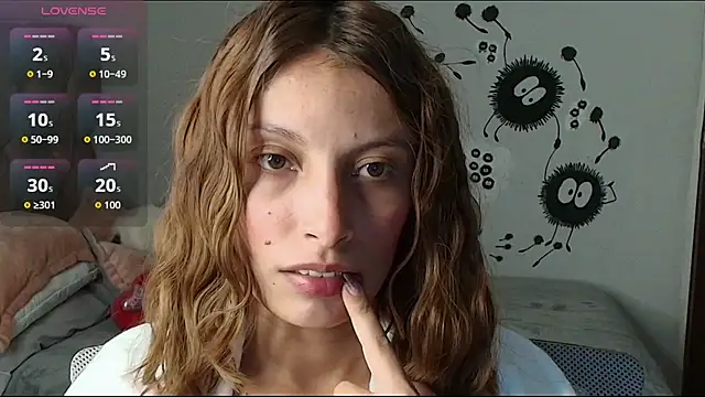 Snapshot of Sweet_moon_v_ chatting on 03.04.26 Sweet moon v online show from 03.04.26