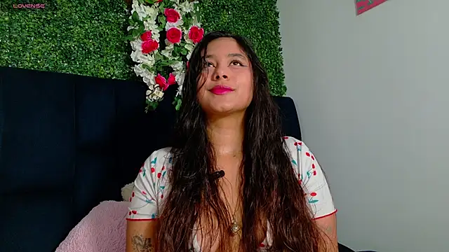 AnnaSmiles online show from 04.17.26