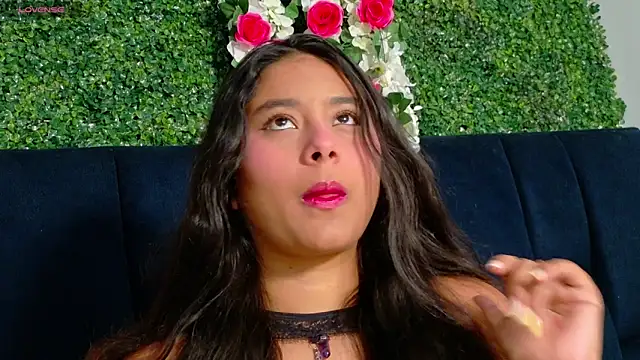 AnnaSmiles online show from 04.23.26