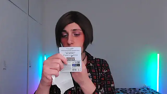 HoneyValentine online show from 03.05.26