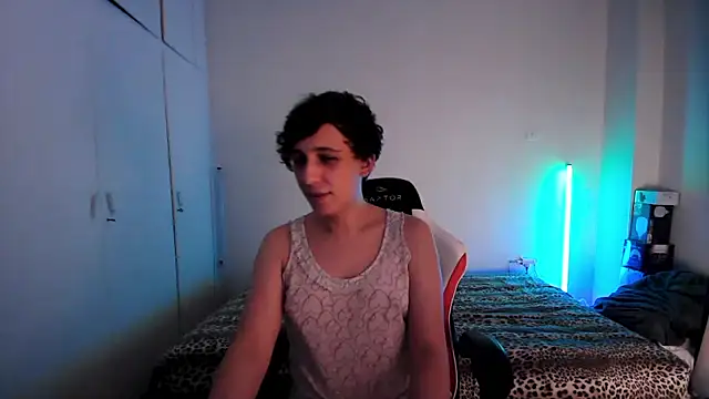 HoneyValentine online show from 06.21.26
