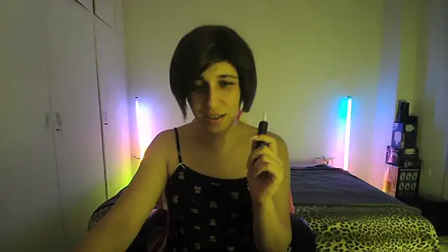 HoneyValentine online show from 07.04.26