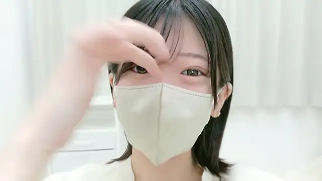 Snapshot of yuruchan_ chatting on 04.08.26 yuruchan online show from 04.08.26