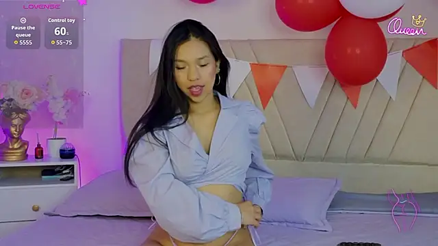 Snapshot of DulceRouss_ chatting on 03.04.26 DulceRouss online show from 03.04.26