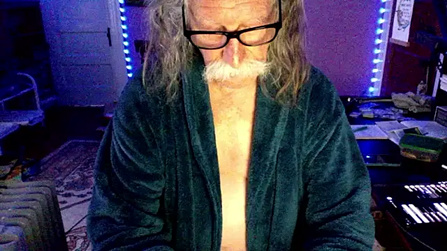 LickYourYoni online show from 04.11.26