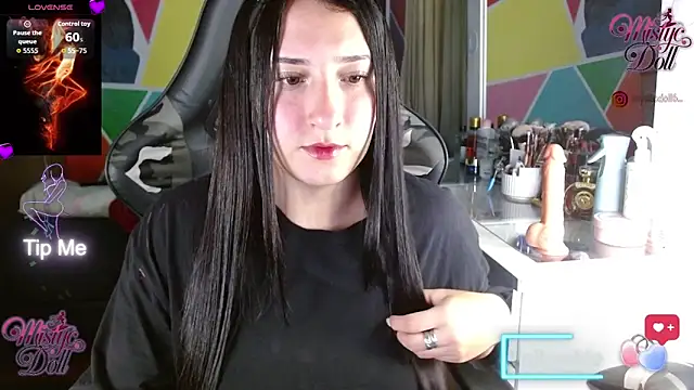 Snapshot of Mysticdooll69 chatting on 01.11.26 Mysticdooll69 online show from 01.11.26