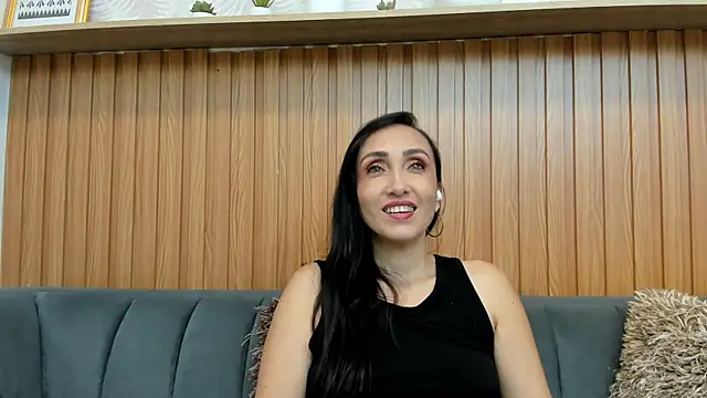 Snapshot of Riley_Reid_Milf chatting on 07.28.26 Riley Reid Milf online show from 07.28.26