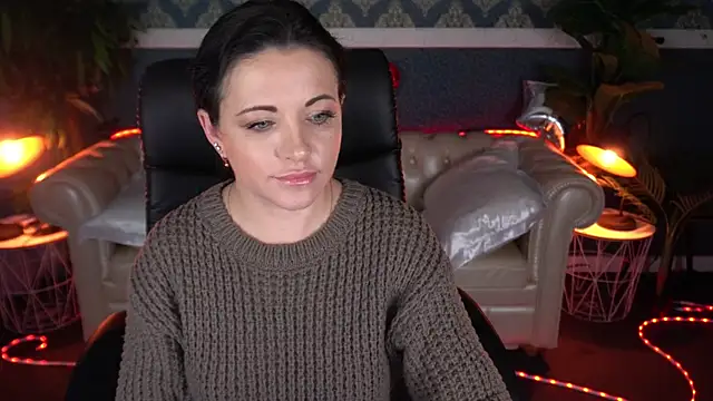 Dafni Monn online show from 02.25.26