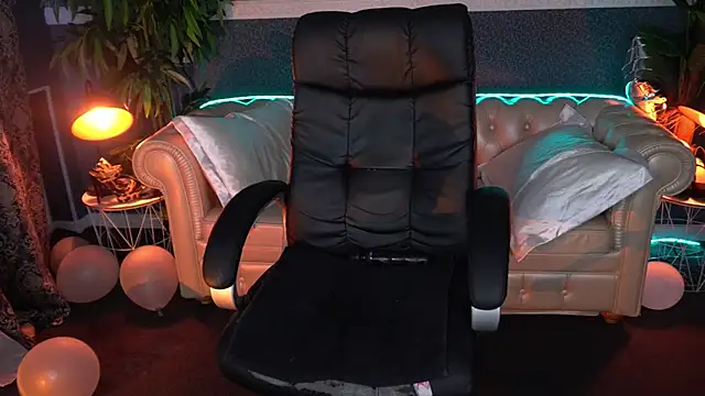 Dafni Monn online show from 03.16.26