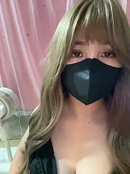 Snapshot of -Violet-t chatting on 05.17.26 -Violet-t online show from 05.17.26