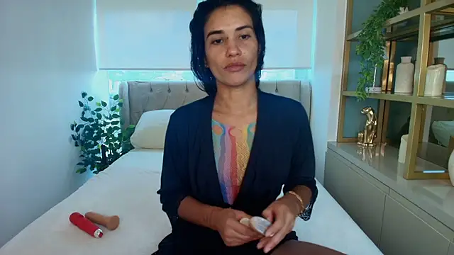 Snapshot of Maxine_Spencer chatting on 02.06.26 Maxine Spencer online show from 02.06.26