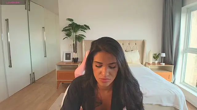 Snapshot of Maxine_Spencer chatting on 03.03.26 Maxine Spencer online show from 03.03.26