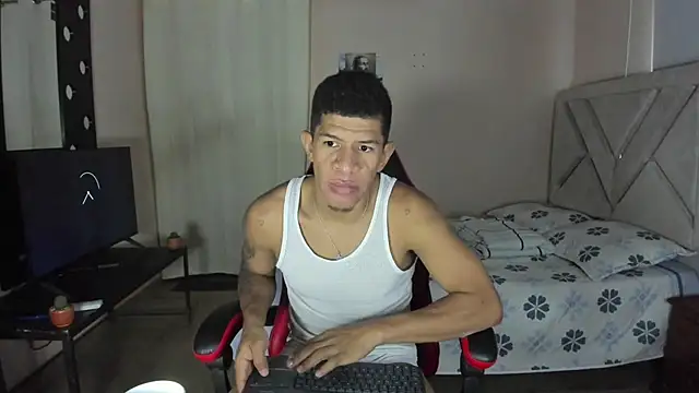 Snapshot of antonio_aguilarx chatting on 08.05.26 antonio aguilarx online show from 08.05.26