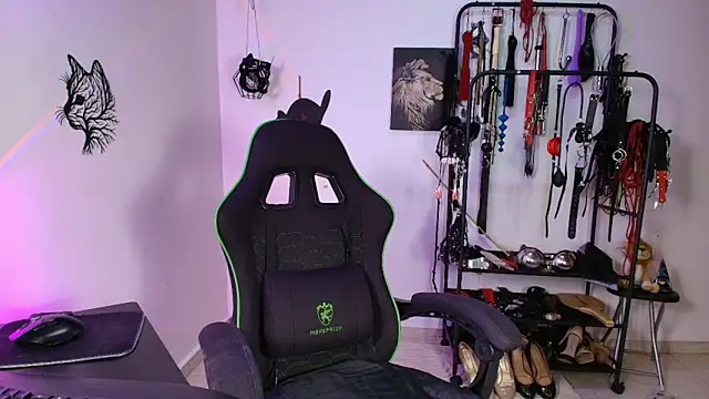 ariannaconnor  online show from 03.30.26