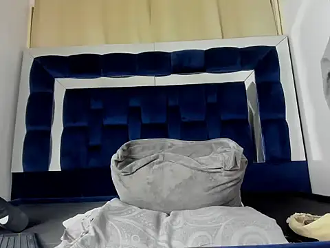 Scook Gray  online show from 02.16.26