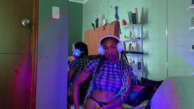 DaniaMarcell online show from 04.18.26