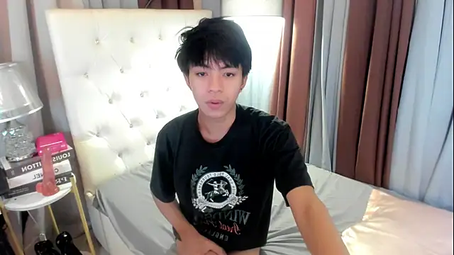 Snapshot of davincihugecock chatting on 06.29.26 davincihugecock online show from 06.29.26