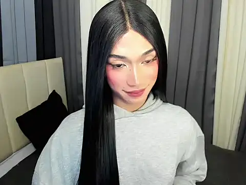 Snapshot of FyangFoxx chatting on 05.06.26 FyangFoxx online show from 05.06.26
