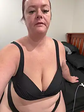 carinabro10 online show from 04.19.26