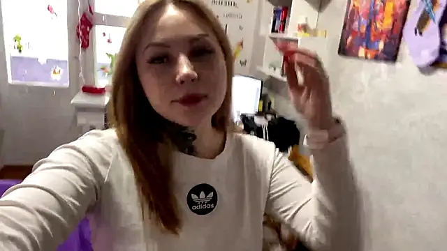 Snapshot of TraciBallena chatting on 02.09.26 TraciBallena online show from 02.09.26