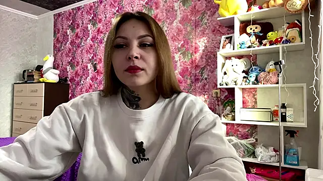 Snapshot of TraciBallena chatting on 03.03.26 TraciBallena online show from 03.03.26